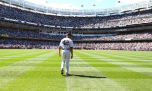 Mariano Rivera Entering the Field