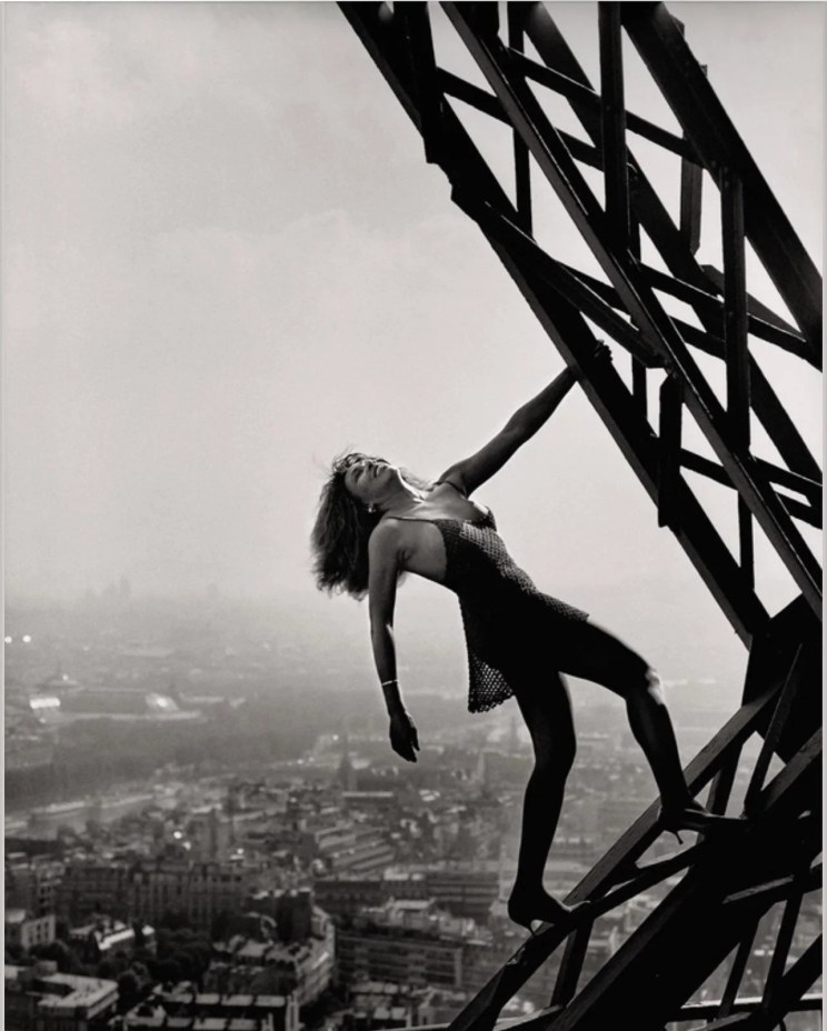 tina-turner--eiffel-tower-peter lindbergh